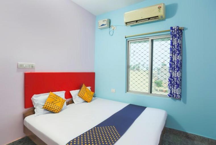 Hotel Alaka Puri Ngoại thất bức ảnh