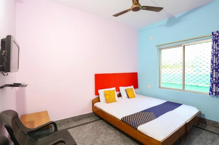 Hotel Alaka Puri Ngoại thất bức ảnh