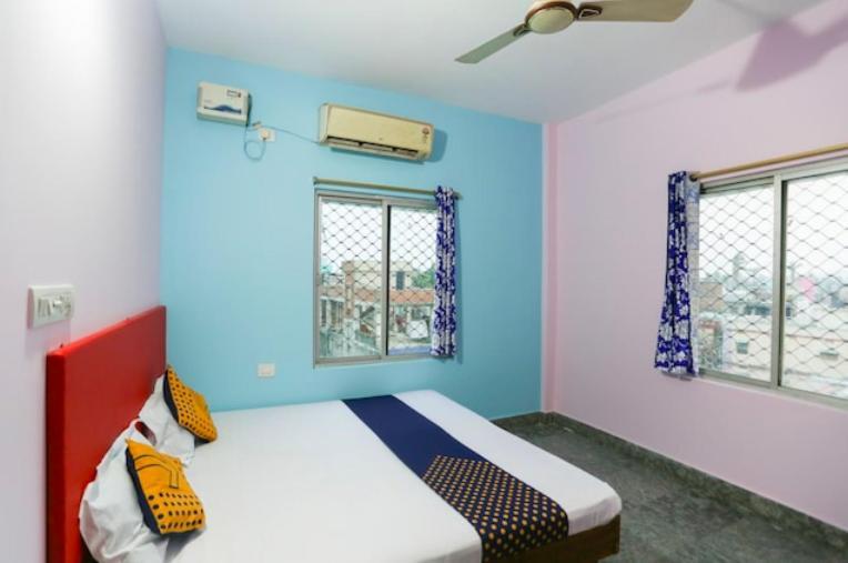 Hotel Alaka Puri Ngoại thất bức ảnh